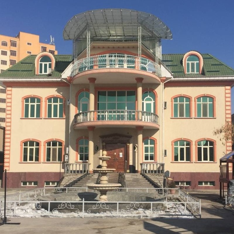 Roof of the World Academy